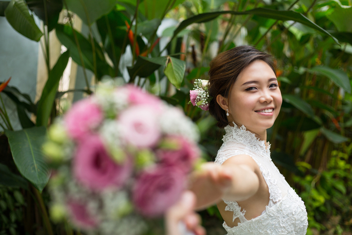 Pre Wedding Photoshoot Singapore in Outdoor Places